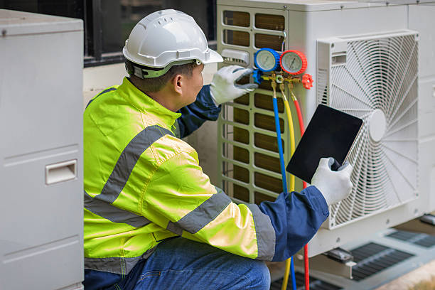 Professional Hvac technician working in Granbury, TX